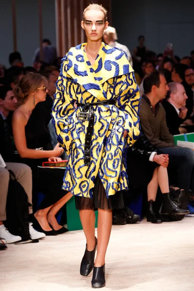 Look 7
